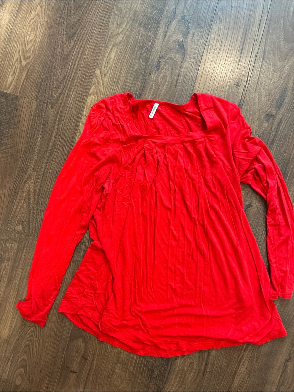 Red Long-Sleeve Women's Top - Brand: LongYuan